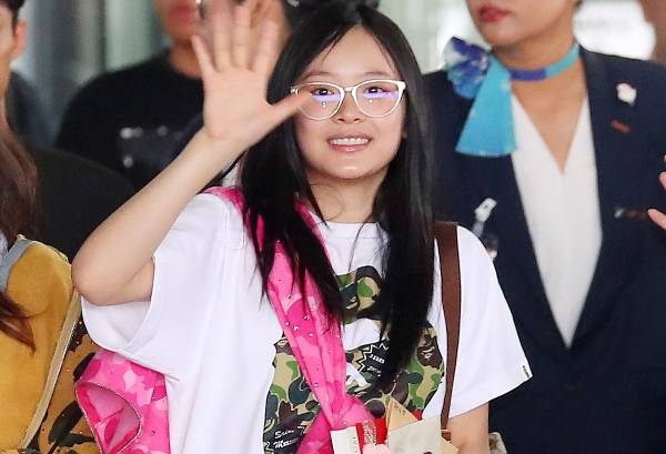 복귀까지는 시간 걸릴 듯… '어도어 복귀' 뉴진스 하니, 호주 목격담