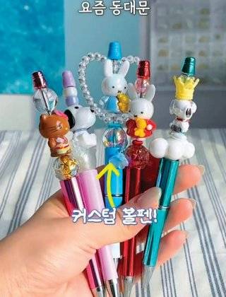Z세대 사이에서&nbsp;유행하는 볼펜 꾸미기. 틱톡 ‘@each.story’ 계정 캡처