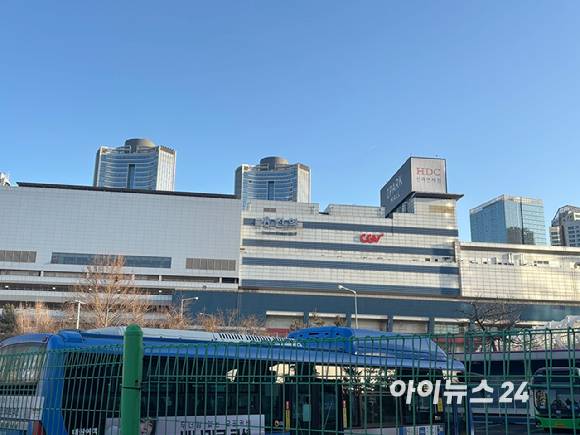 용산국제업무지구와 직결된 용산역이 보이고 있다. [사진=김민지 기자]