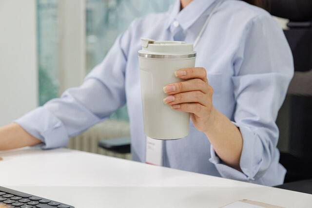 음료를 마시는 텀블러를 청소할 때는 과탄산소다를 사용하는 것이 좋다. 사진은 기사의 특정 사실과 관련 없음. 클립아트코리아