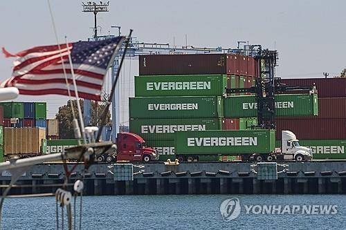 로스앤젤레스항의 컨테이너 [AP 연합뉴스 자료사진. 재판매 및 DB 금지]