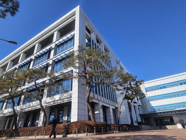 경북대학교 중앙도서관 전경. 윤정훈 기자