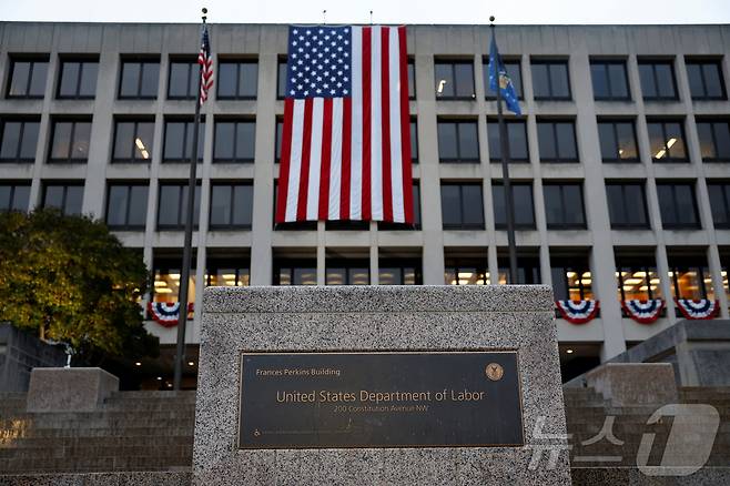 미국 워싱턴 D.C.에 위치한 미국 노동부 청사. 2025.09.16. ⓒ 로이터=뉴스1 ⓒ News1 권영미 기자