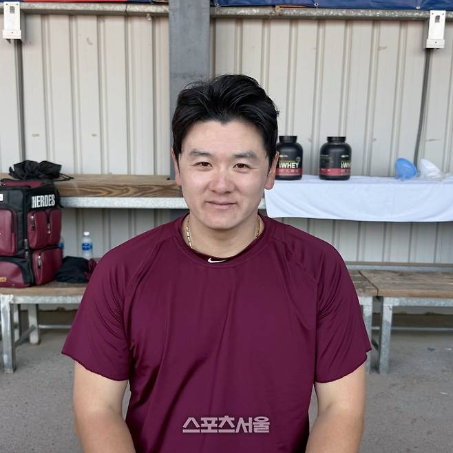 최주환이 스포츠서울과 인터뷰에 임하고 있다. 가오슝 | 박연준 기자 duswns0628@Sortsseoul.com