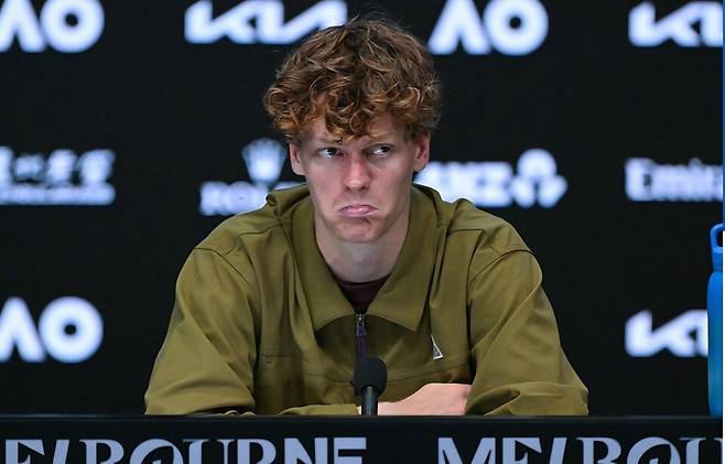 [김경무의 오디세이]  야닉 시너가 '불사조' 조코비치에 패한 이유?