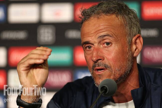 엔리케 감독 최악이네...기자회견서 “이강인? 중요한데 꾸준함 부족해” 이적 막아놓고 황당 지적질