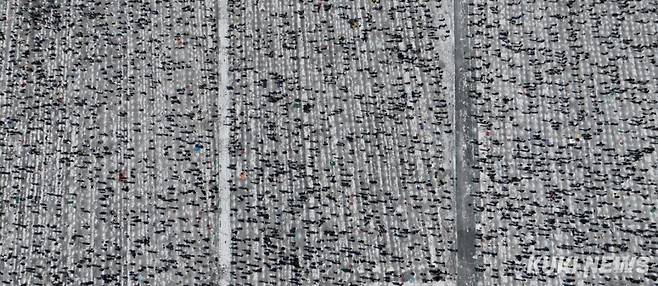 폐막 하루 앞둔 2026 화천산천어축제가 31일 주말을 맞아 발딛을 틈도 없는 인파로 절정을 이뤘다.