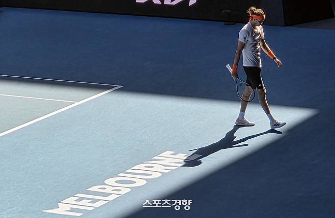 기회를 살리지 못하고 4강에서 주저앉은 즈베레프. 멜버른|박준용