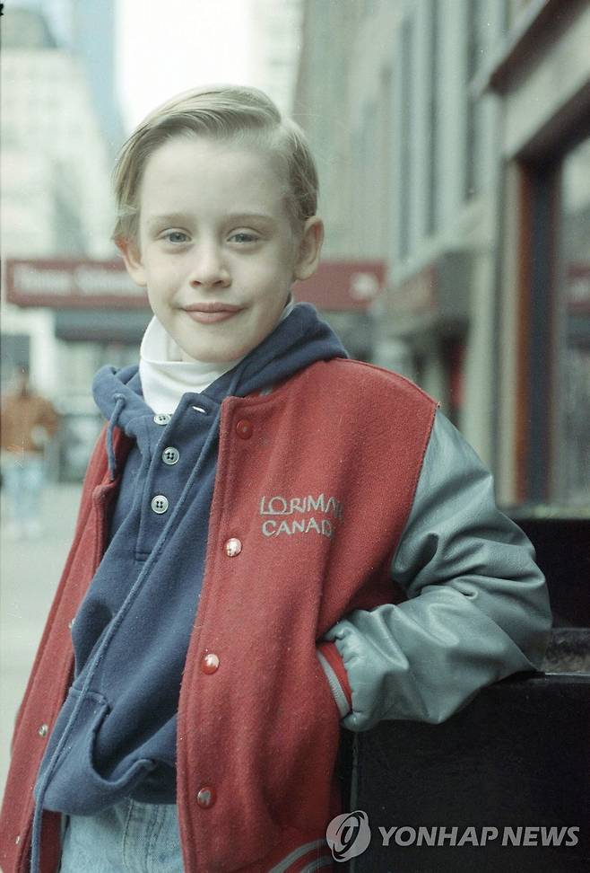 30일(현지시간) 별세한 배우 캐서린 오하라와 함께 영화 '나 홀로 집에'에 출연한 매컬리 컬킨이 지난 1991년 모습. [AP=연합뉴스 자료사진]