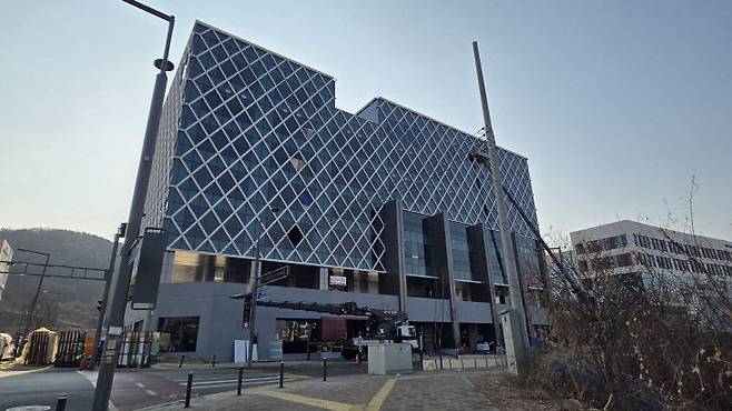 세종 테크벨리에 공사를 진행 중인 레인보우로보틱스 사옥. 사진=조선교 기자