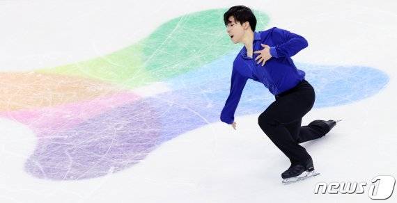 대한민국 이준형이 9일 서울 양천구 목동아이스링크에서 열린 2020 국제빙상경기연맹(ISU) 4대륙 피겨선수권대회 남자 싱글 프리스케이팅에서 연기를 선보이고 있다. 2020.2.9/뉴스1