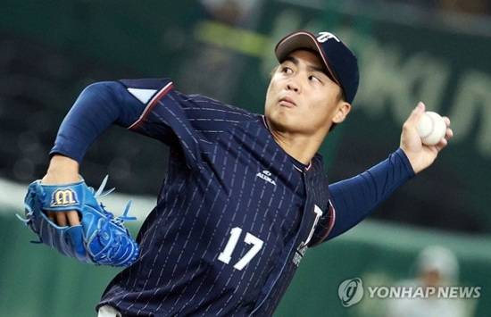 한화의 첫 아시아쿼터 선수가 된 왕옌청은 2019년 일본프로야구(NPB) 라쿠텐 골든이글스에 육성선수로 입단하며 프로 커리어를 시작했다. 이후 지난해까지 NPB 2군 리그에서 통산 85경기(343이닝) 20승 11패 평균자책 3.62, 248탈삼진을 기록했다. 그는 지난 2018 U-18 아시아야구선수권, 2023 아시아 프로야구 챔피언십(APBC)에서 국제경기 경험을 쌓았다. 연합뉴스