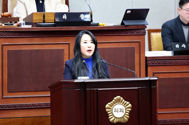 2일 열린 제333회 시흥시의회 임시회 제1차 본회의에서 박소영 의원이 5분 자유발언을 하고 있다. 사진=시흥시의회