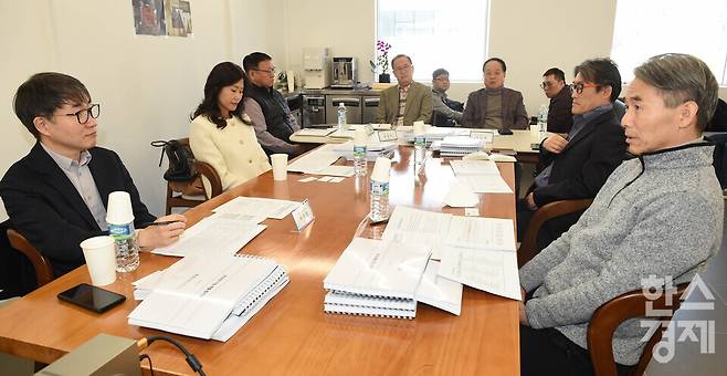 최기억 한스경제 대표 발행인이 2일 오전 서울 종로구 한스경제 더 시그널에서 열린 '국내 시총 250대 기업 ESG 지속가능경영 평가' 자문위원 회의서 발언을 하고 있다./ 이호형 기자 leemario@sporbiz.co.kr 2026.02.02