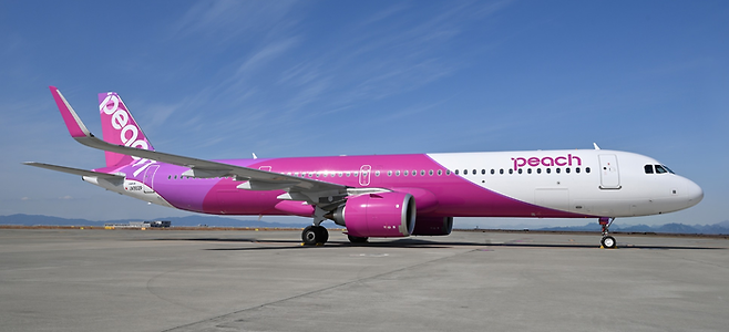 ▲올해 4월 10일부터 김포국제공항과 오사카(간사이)·나고야(나고야) 공항을 잇는 노선을 개설한다고 밝힌 일본 피치항공의 여객기. 사진=피치항공 공식 페이스북