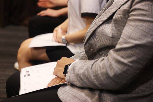 구직자들이 채용 면접을 보기 위해 대기하고 있는 모습.(사진=연합뉴스)