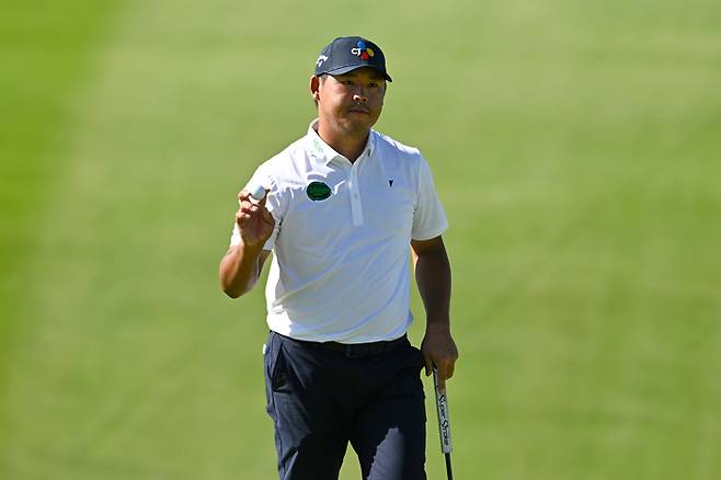 김시우가 미국 캘리포니아주 샌디에이고 토리 파인스 골프코스 사우스코스에서 열린 PGA 투어 파머스 인슈어런스오픈 최종 라운드에 임하고 있다. 사진 | AP=연합뉴스