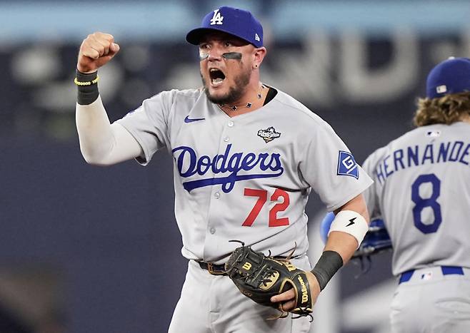 LA 다저스 미구엘 로하스는 베네수엘라 대표로 WBC에 출전하려고 했지만, 보험 가입이 안돼 불발됐다. AP연합뉴스