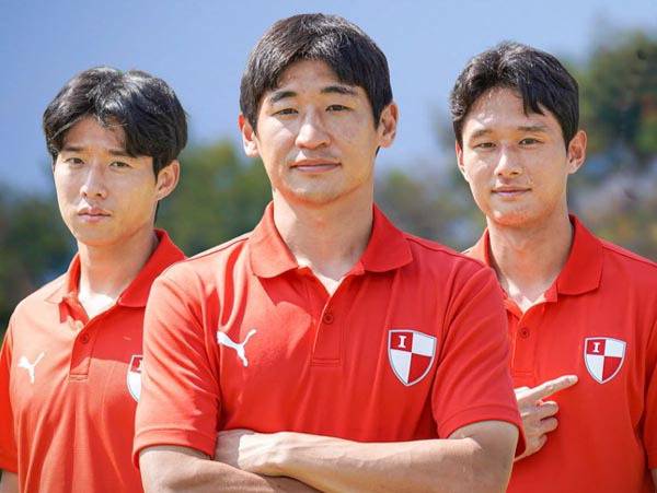 올 시즌 부산 아이파크 주장단으로 임명된 안현범 장호익 김찬(왼쪽부터). 부산 아이파크 제공