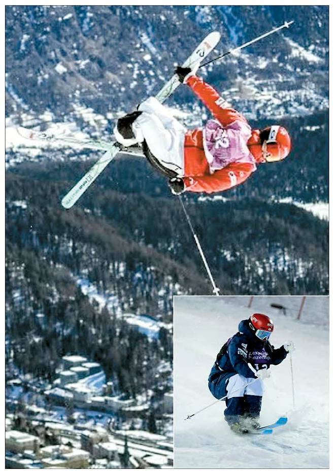 지난해 열린 FIS 프리스타일 스키 세계선수권에서 모굴 결선 경기를 펼치는 정대윤. 이 대회에서 한국선수 최초로 동메달을 따냈다. 스키 모굴은 둔덕이 있는 울퉁불퉁한 슬로프를 내려온 뒤(작은 사진) 중간에 마련된 점프대에서 솟아올라 회전 기술을 펼치게 된다.  정대윤 인스타그램