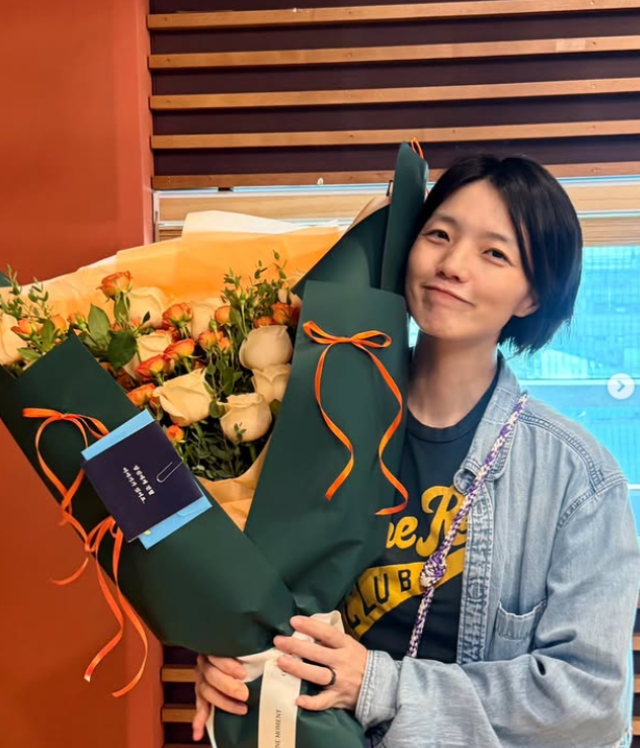 라디오 생방송 중 날아든 문자 한 통이 한 여자의 인생을 바꿨다.사진=안영미 SNS