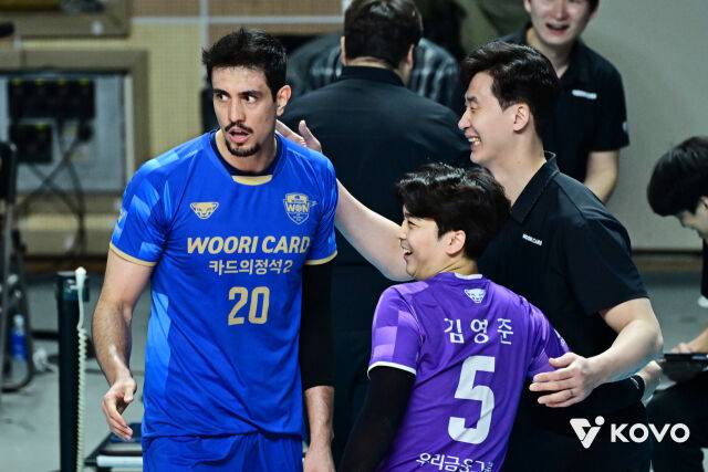 아라우조와 박철우 감독대행./KOVO