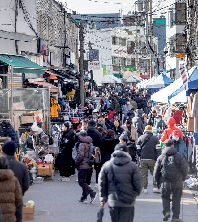 서울 종로구에 위치한 동묘시장.