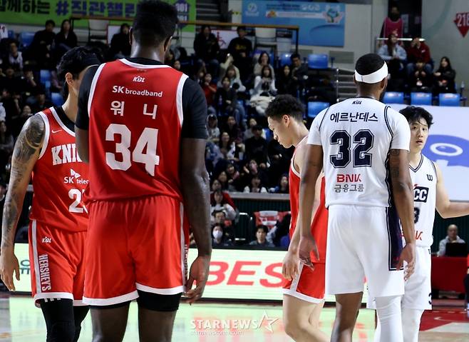 [카메라톡스]끈끈하게 물고늘어지고 싶었던 다니엘 '허웅의 미친 3점슛에 속수무책'  결국 5반칙으로 퇴장