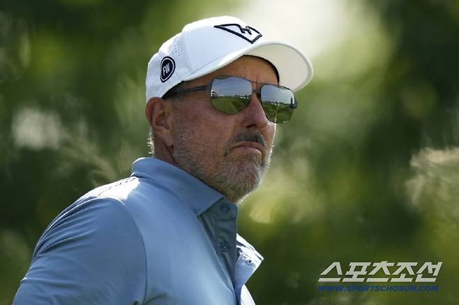 ◇필 미켈슨이 가족 문제로 LIV골프 개막전에 불참한다고 밝혔다. AP연합뉴스