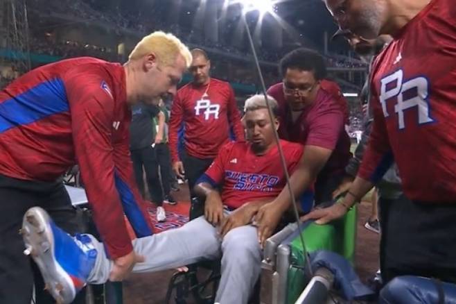 2023 WBC 도중 부상 당한 디아즈(가운데). [사진 MLB.com 영상 갈무리]