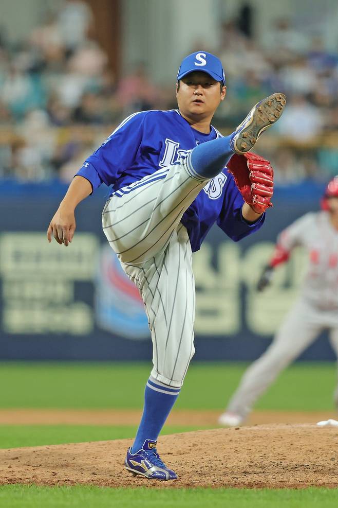 투구 후속동작에서 자연스럽게 나오는 삼성 최지광의 독도킥. 삼성 제공