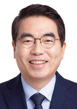 3일 제9회 전국동시지방선거 경북도지사 예비후보로 등록한 양기대 전 더불어민주당 의원 [사진=중앙선거관리위원회]