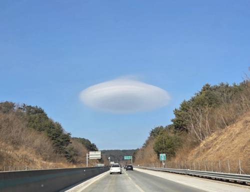 ◇강원도에서 목격된 렌즈구름 [독자 제공. 재판매 및 DB 금지]