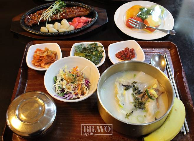 점심 식사. 비용을 추가하면 특별식까지 먹을 수 있다.(사진=박지수 기자 jsp@)