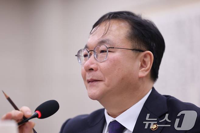 박영재 법원행정처장이 4일 서울 여의도 국회에서 열린 제432회국회(임시회) 법제사법위원회 제1차 전체회의에 출석해 발언하고 있다. 2026.2.4/뉴스1 ⓒ News1 이승배 기자