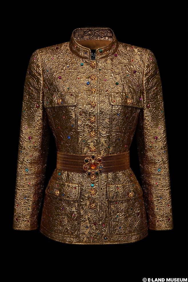 샤넬 by 칼 라거펠트 골드 재킷 1996, 이랜드뮤지엄 소장
