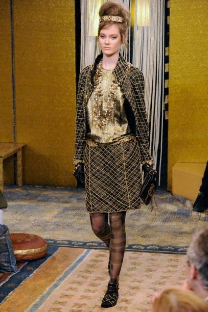 칼 라거펠트가 선보인 2011 프리 폴(Pre-Fall) 메티에르 다르(Métiers d'art) 컬렉션 (출처: Getty)