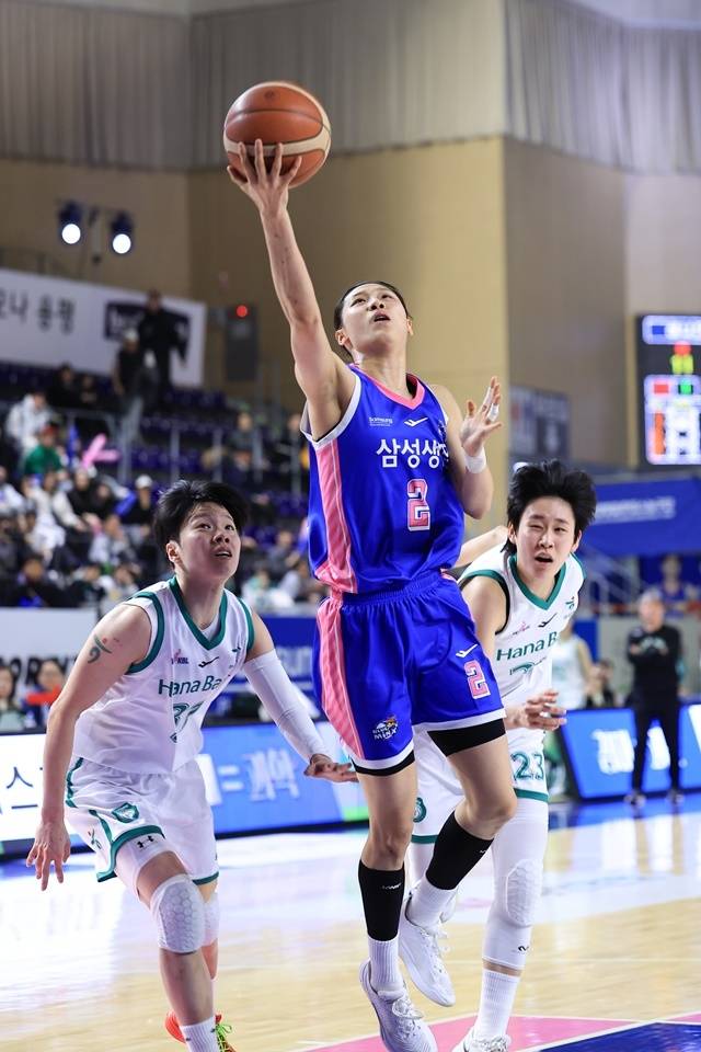 이해란은 4일 하나은행전에서 맹위를 떨쳤다. 사진=WKBL 제공