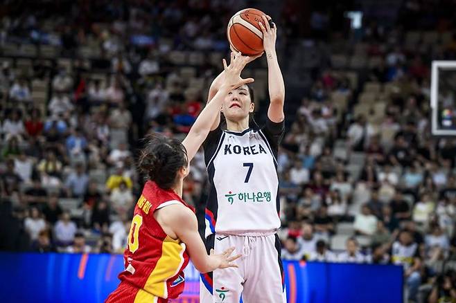 [서울=뉴시스] 여자농구 국가대표팀의 박지수. (사진=FIBA 홈페이지 캡처) *재판매 및 DB 금지