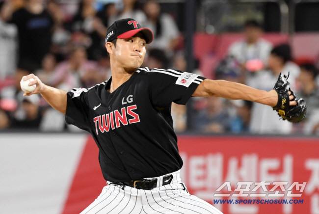 12일 수원KT위즈파크에서 열린 KBO리그 KT 위즈와 LG 트윈스의 경기. LG 백승현이 역투하고 있다. 수원=박재만 기자 pjm@sportschosun.com/2025.08.12/