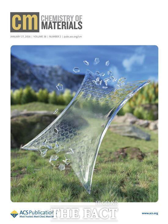 이번 연구 성과는 재료 분야 SCI 국제 저명 학술지 Chemistry of Materials에 지난달 27일자로 게재됐으며, 표지논문으로도 선정됐다. /금오공대
