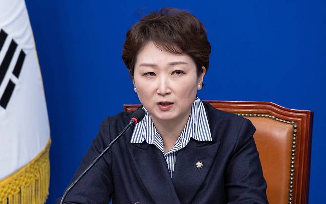 더불어민주당 이언주 최고위원이 4일 국회에서 열린 최고위원회의에서 발언하고 있다. /연합뉴스