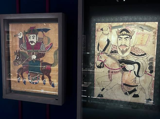 무신도 속 말을 타고 달리는 신장의 모습