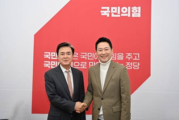 김태흠 지사(왼쪽)와 장동혁 국민의힘 대표 [사진=충남도]