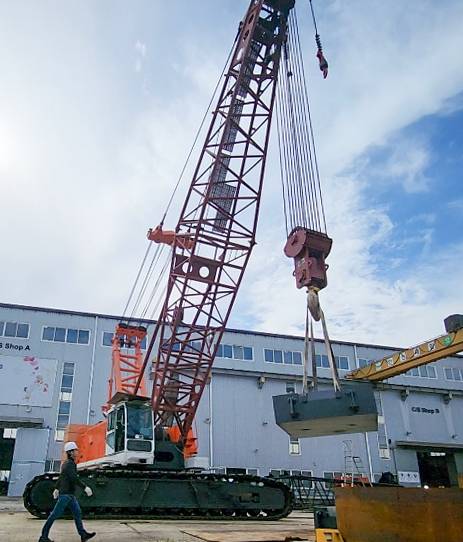 개발된 150톤급  지능형 크롤러 크레인.[한국생산기술연구원 제공]