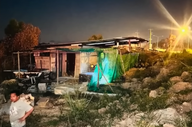 지난 1일(현지시간) 성폭행 미수 사건이 발생했다고 알려진 태국 촌부리주 후아이야이 지역의 한적한 도로 인근의 버려진 집. 채널7 보도화면 캡처