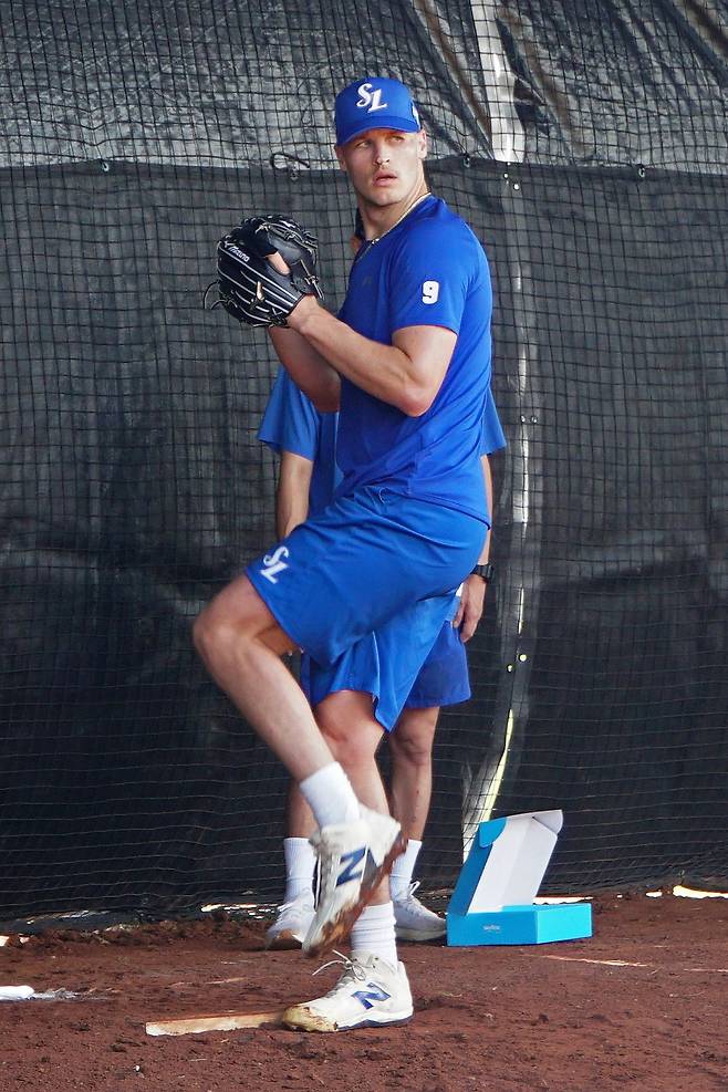 괌 스프링캠프에서 불펜 피칭을 하는 삼성 맷 매닝. 삼성 라이온즈 제공