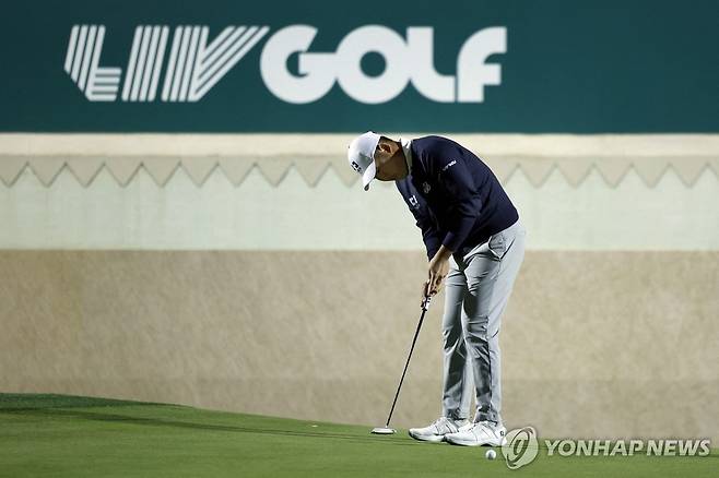 LIV 골프 1라운드 경기를 치르는 안병훈 [로이터=연합뉴스]