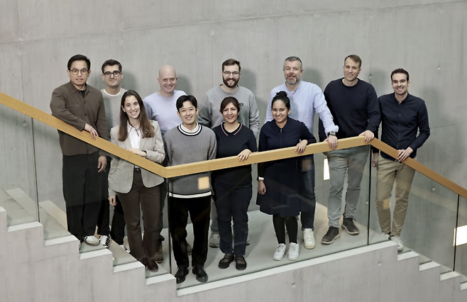 한인 창업 스타트업 '카이랄'가 최근 유럽 VC들로부터 후속 투자를 유치했다. 앞단 왼쪽에서 세번째가 정서호 대표. (사진=카이랄 홈페이지 갈무리)