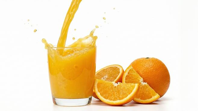 오렌지주스는 면역·심장 건강에 유익한 영양 성분이 풍부하다｜출처: Gemini 생성
